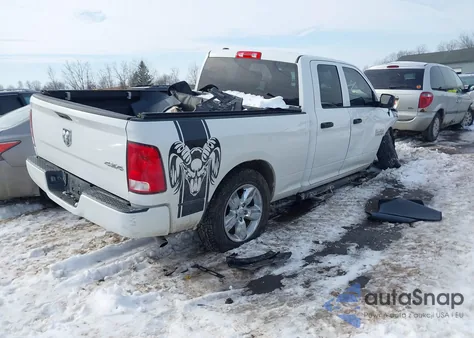 2018 Ram 1500 Express 4X4 6'4 Box z USA, uszkodzony, nr VIN 1C6RR7FGXJS320546